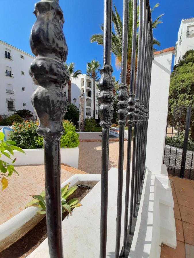 Beachfront Penthouse 3 Double Bedrooms, 2 Bathrooms San Luis de Sabinillas Zewnętrze zdjęcie